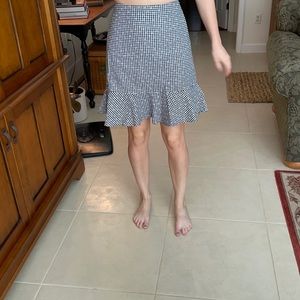 Black and white gingham daisy print ruffle hem skirt